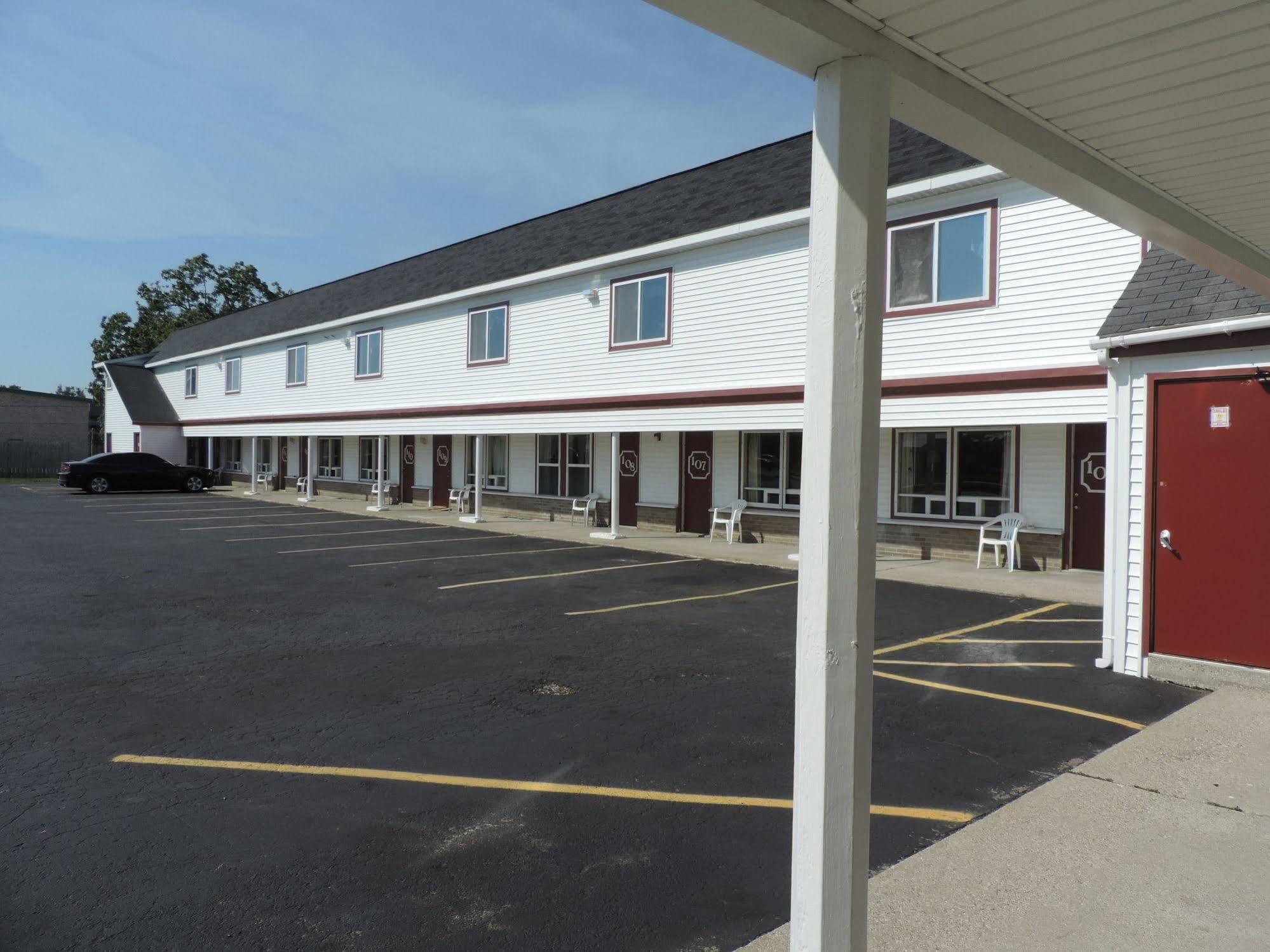 North Country American Inn Kalkaska Exterior photo